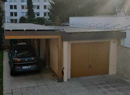 
                                 Foto tampilan eksterior garasi dan carport - Gambar 2
                              